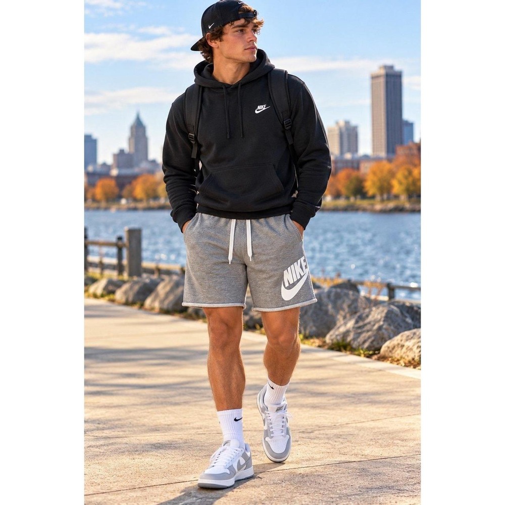 Nike Club Alumni French Terry Shorts (XL)